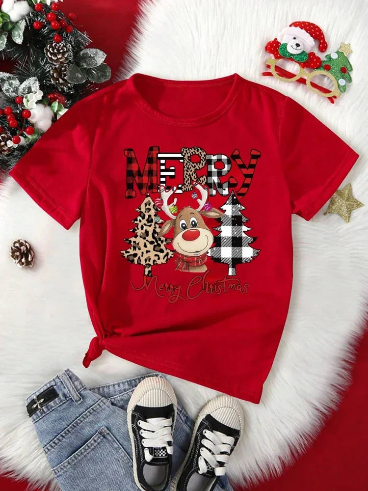 Camiseta Feminina de Natal com Estampa de Rena Fofa e Oncinha, Casual, com Desenho de Árvore de Natal em Estilo Cartoon, Manga Curta